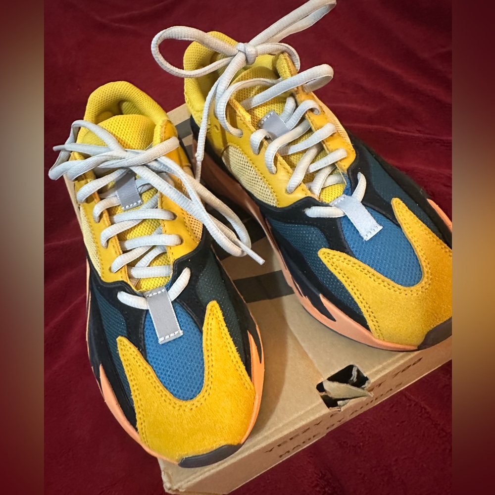 YEEZY BOOST 700 'SUN, Men Size 6